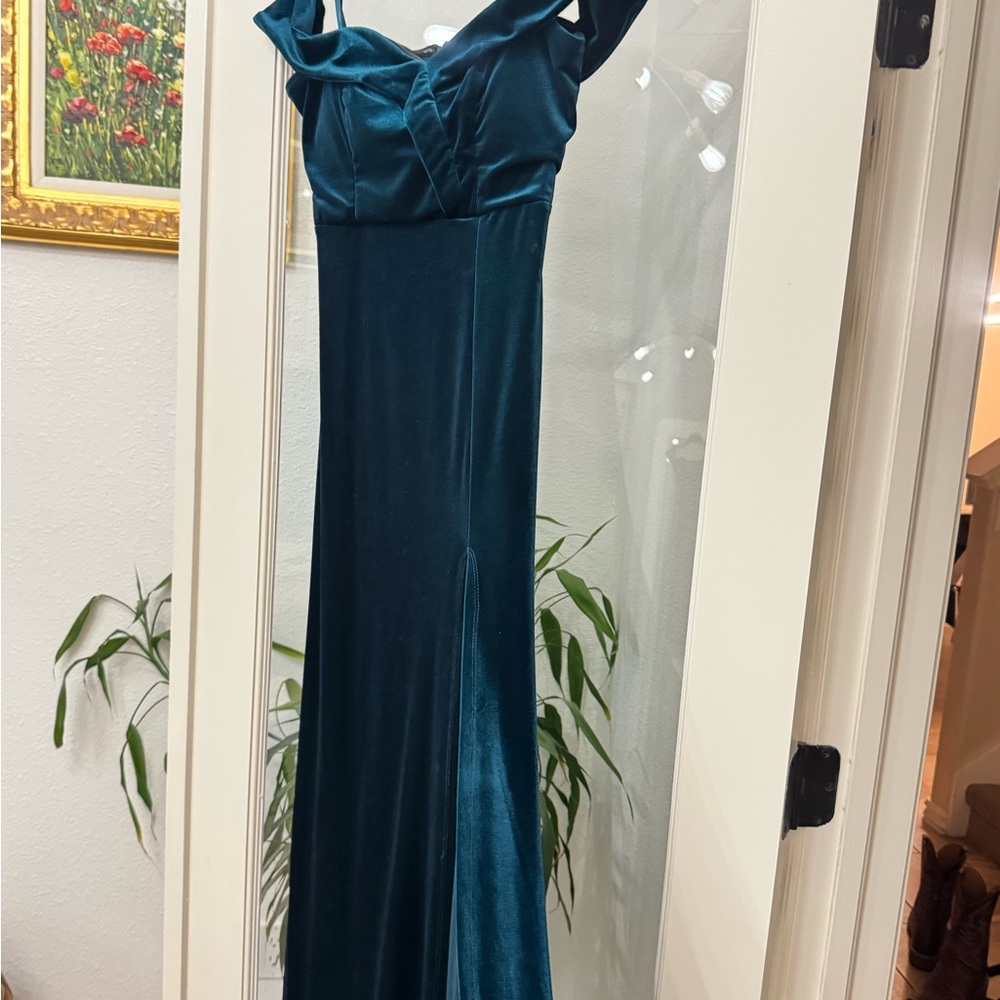 Elegant Teal Evening Gown